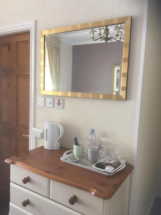 The Fernroyd Bed & Breakfast Blackpool 3*,