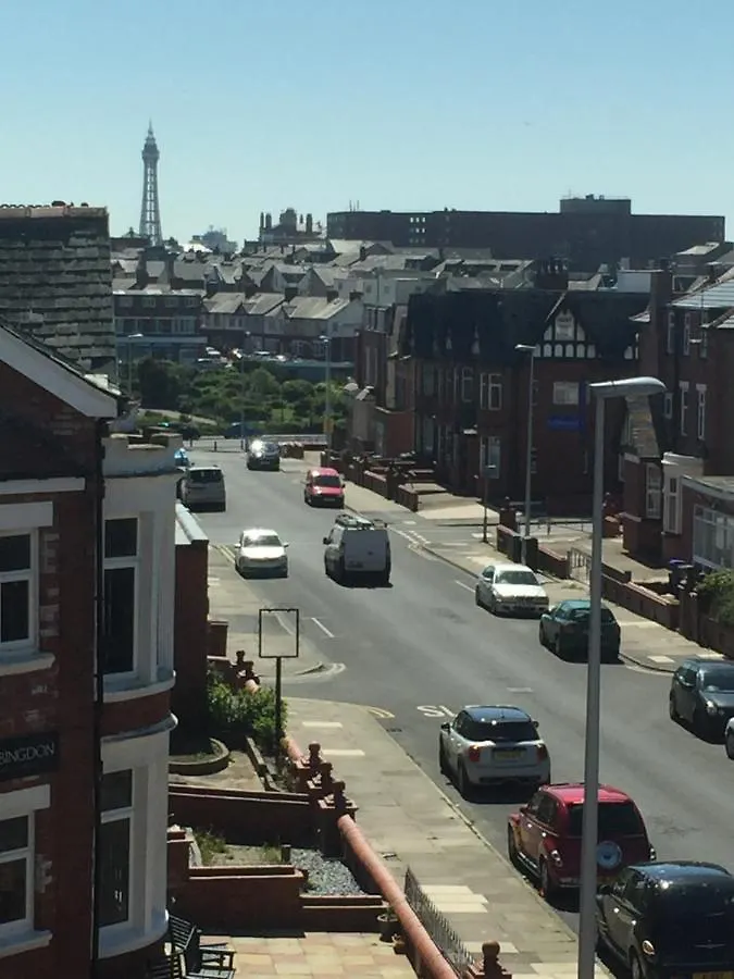 The Fernroyd Bed & Breakfast Blackpool 3*,